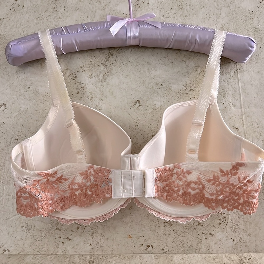 Wacoal Lace Embroidered Bra size 38C NWOT - Picture 3 of 7